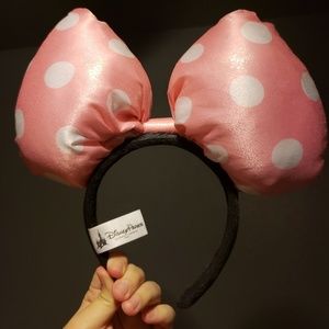 Disneyland Minnie Mouse bow headband